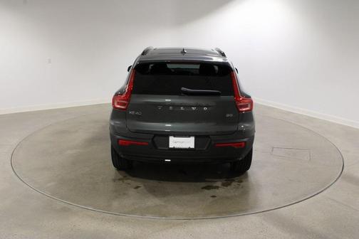 2026 Volvo XC40 B5 Core