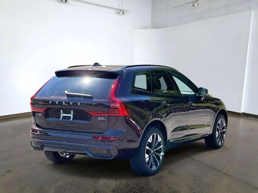 Mulberry Metallic 2026 Volvo XC60 B5 Plus