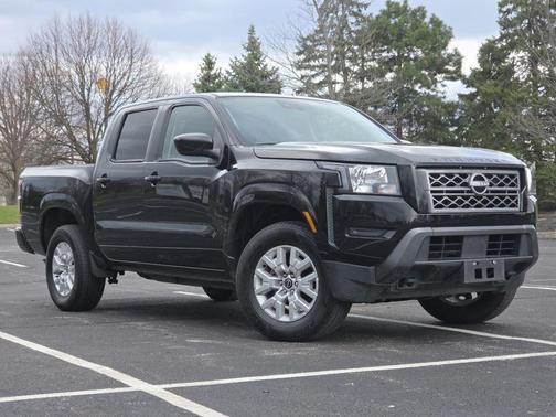 Super Black 2023 Nissan Frontier SV
