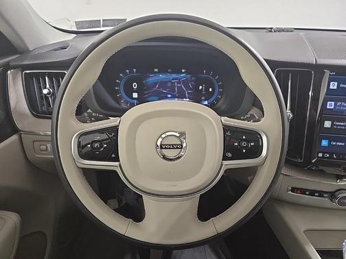 2022 Volvo XC60 B5 Inscription