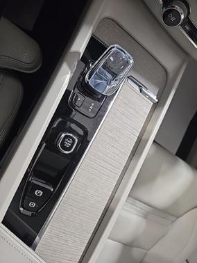 2022 Volvo XC60 B5 Inscription