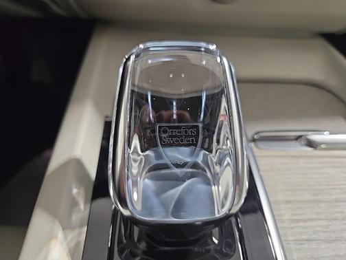 2022 Volvo XC60 B5 Inscription