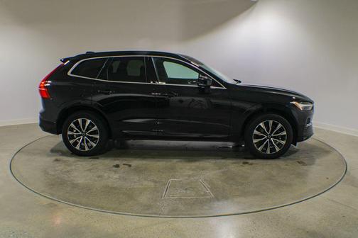 Onyx Black Metallic 2023 Volvo XC60 B5 Core