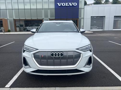 2022 Audi e-tron S Premium Plus