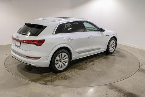 2022 Audi e-tron S Premium Plus