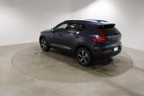 2026 Volvo XC40 B5 Core