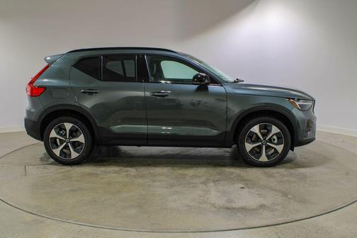 Forest Lake 2026 Volvo XC40 Core, B5 AWD Gas (mild hybrid), Dark