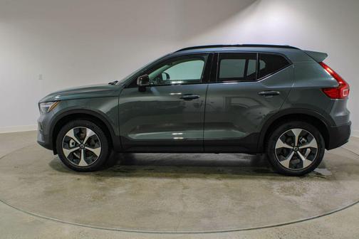 Forest Lake 2026 Volvo XC40 Core, B5 AWD Gas (mild hybrid), Dark