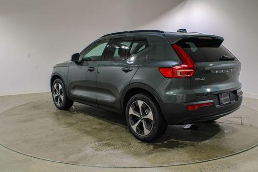 Forest Lake 2026 Volvo XC40 Core, B5 AWD Gas (mild hybrid), Dark