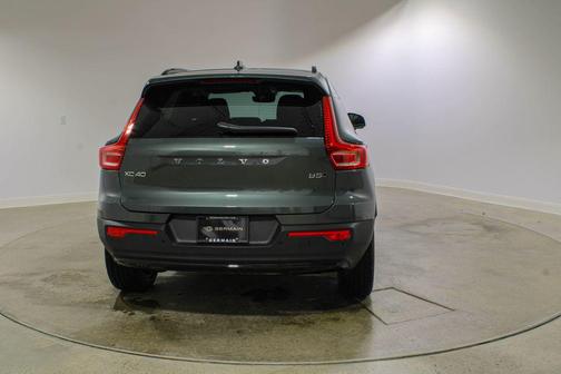 Forest Lake 2026 Volvo XC40 Core, B5 AWD Gas (mild hybrid), Dark