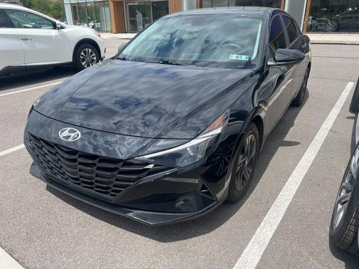 Phantom Black 2023 Hyundai ELANTRA SEL