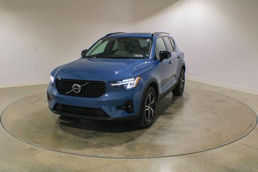 Fjord Blue Metallic 2023 Volvo XC40 B5 Plus Dark Theme