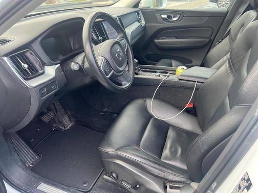2018 Volvo XC60 T5 Momentum