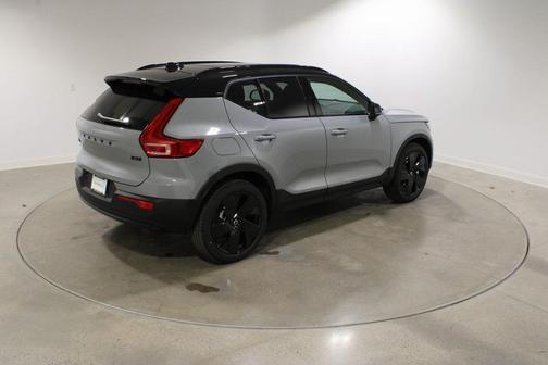 2026 Volvo XC40 B5 Ultra Black Edition