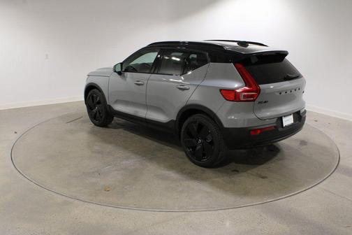 2026 Volvo XC40 B5 Ultra Black Edition