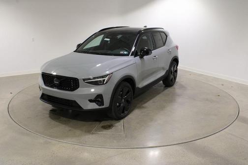 2026 Volvo XC40 B5 Ultra Black Edition