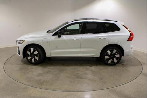 2025 Volvo XC60 Plug-In Hybrid T8 Plus