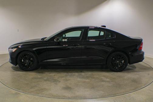 Onyx Black Metallic 2023 Volvo S60 B5 Plus Black Edition