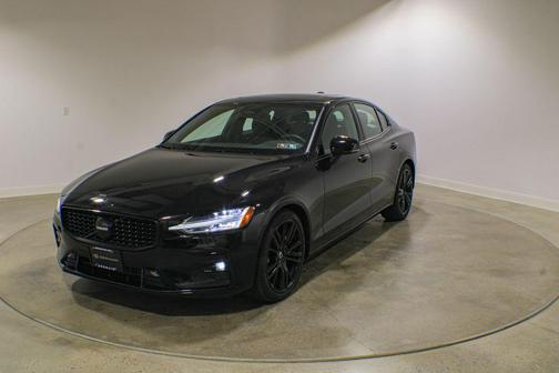 Onyx Black Metallic 2023 Volvo S60 B5 Plus Black Edition