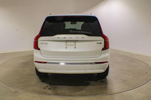 Crystal White Pearl 2026 Volvo XC90 Plus, B5 AWD Gas (mild hybrid), Gasoline, Bright, 7 Seats