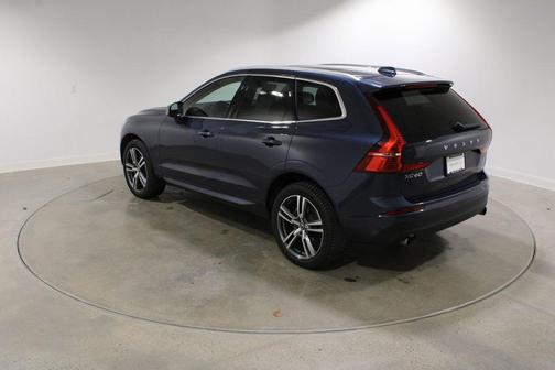 2021 Volvo XC60 T5 Momentum