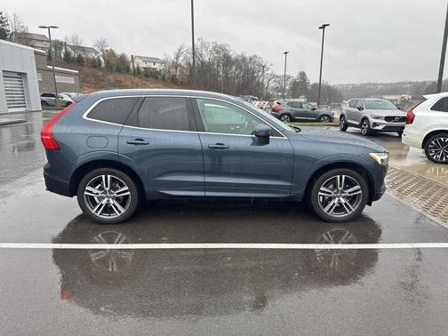 2021 Volvo XC60 T5 Momentum