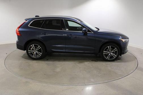 2021 Volvo XC60 T5 Momentum