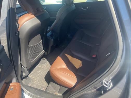 2019 Volvo XC60 T5 Momentum