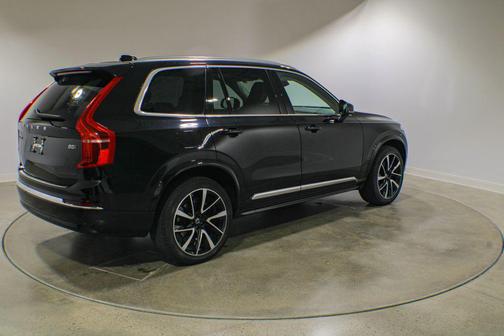 Onyx Black Metallic 2023 Volvo XC90 B5 Plus