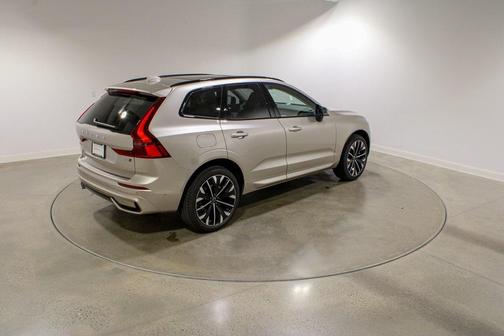 2026 Volvo XC60 B5 Ultra