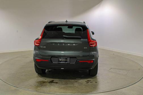 Forest Lake 2026 Volvo XC40 Core, B5 AWD Gas (mild hybrid), Dark