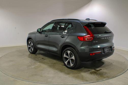 Forest Lake 2026 Volvo XC40 Core, B5 AWD Gas (mild hybrid), Dark