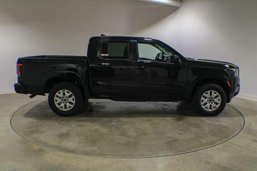Super Black 2023 Nissan Frontier SV