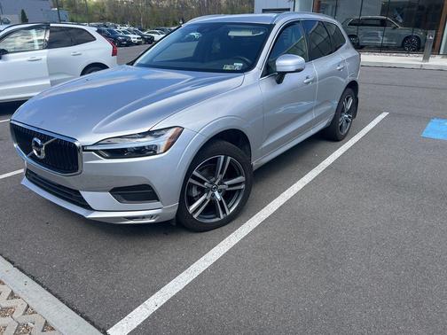 2021 Volvo XC60 T5 Momentum