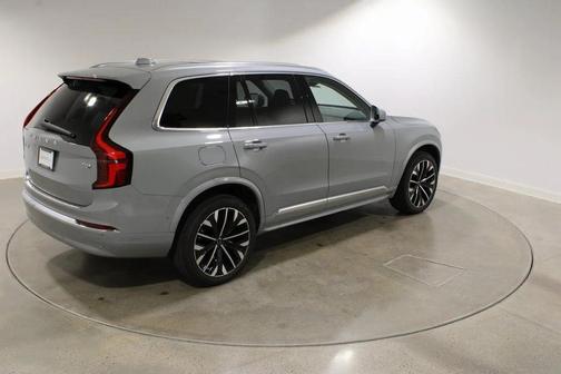 Vapour Grey Metallic 2026 Volvo XC90 Plug-In Hybrid T8 Plus 7-Seater