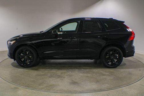 ONYX BLK MET 2026 Volvo XC60 Plug-In Hybrid Black Edition Ultra, T8 AWD Electric/Gasoline, Dark
