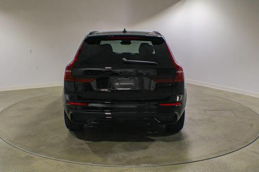 ONYX BLK MET 2026 Volvo XC60 Plug-In Hybrid Black Edition Ultra, T8 AWD Electric/Gasoline, Dark