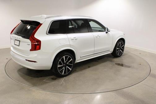 2024 Volvo XC90 B6 Plus Bright Theme 7-Seater