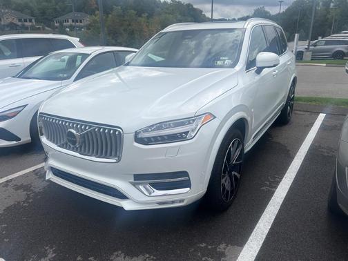 2024 Volvo XC90 B6 Plus Bright Theme 7-Seater