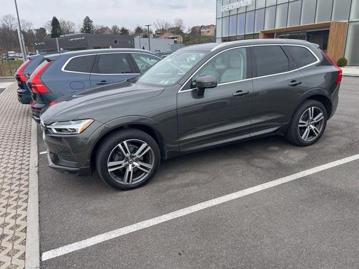 Pine Grey Metallic 2020 Volvo XC60 T5 Momentum