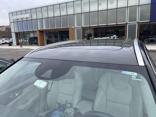 Pine Grey Metallic 2020 Volvo XC60 T5 Momentum