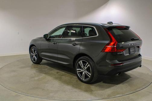 Pine Grey Metallic 2020 Volvo XC60 T5 Momentum