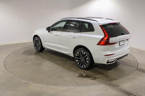 2026 Volvo XC60 B5 Ultra