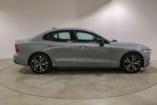 2025 Volvo S60 B5 Core