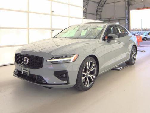 2025 Volvo S60 B5 Core