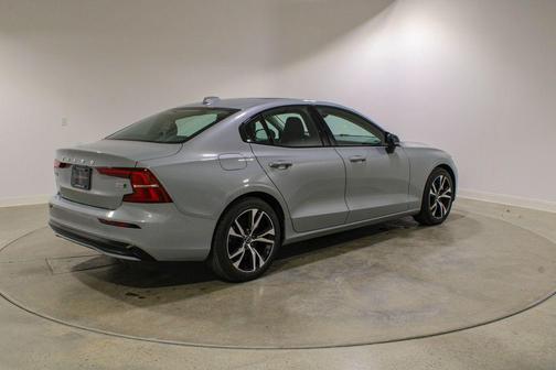 2025 Volvo S60 B5 Core