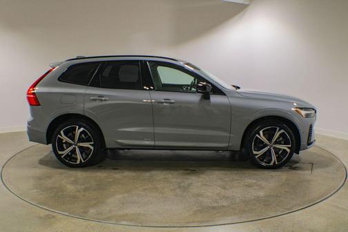 Vapour Grey Metallic 2025 Volvo XC60 Plug-In Hybrid Ultra, T8 AWD Electric/Gasoline, Dark