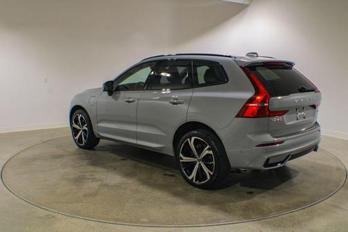 Vapour Grey Metallic 2025 Volvo XC60 Plug-In Hybrid Ultra, T8 AWD Electric/Gasoline, Dark