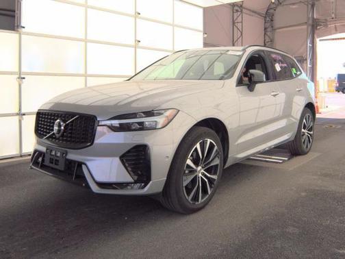 Silver Dawn Metallic 2025 Volvo XC60 B5 Plus