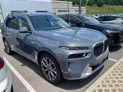 Sparkling Copper Metallic 2023 BMW X7 xDrive40i